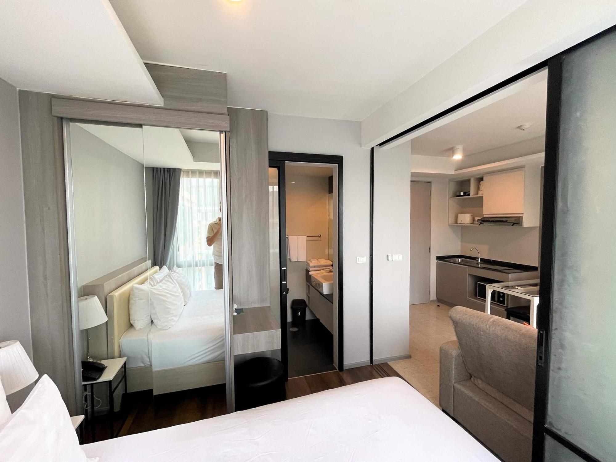 6Th Avenue Surin By Lofty Apartment Room photo